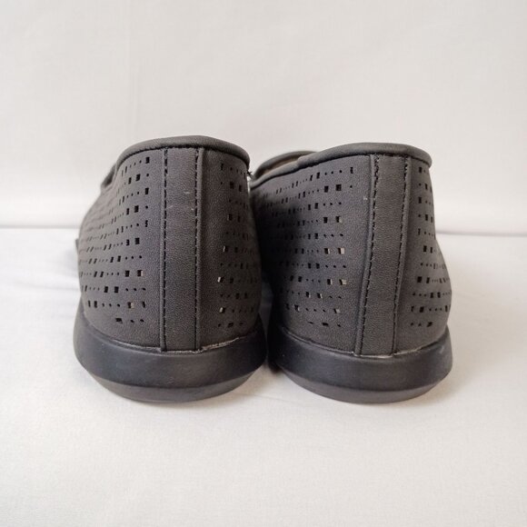 Cliffs by White Mountain Paula Perforated Flats Womens 9.5 Black Slip On NWOB - Picture 8 of 10